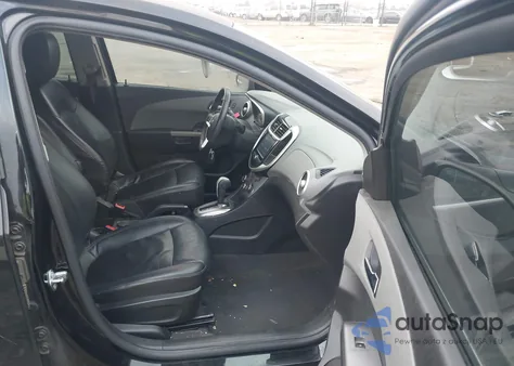 2017 Chevrolet Sonic Premier Auto z USA, uszkodzony, nr VIN 1G1JF5SB4H4135476